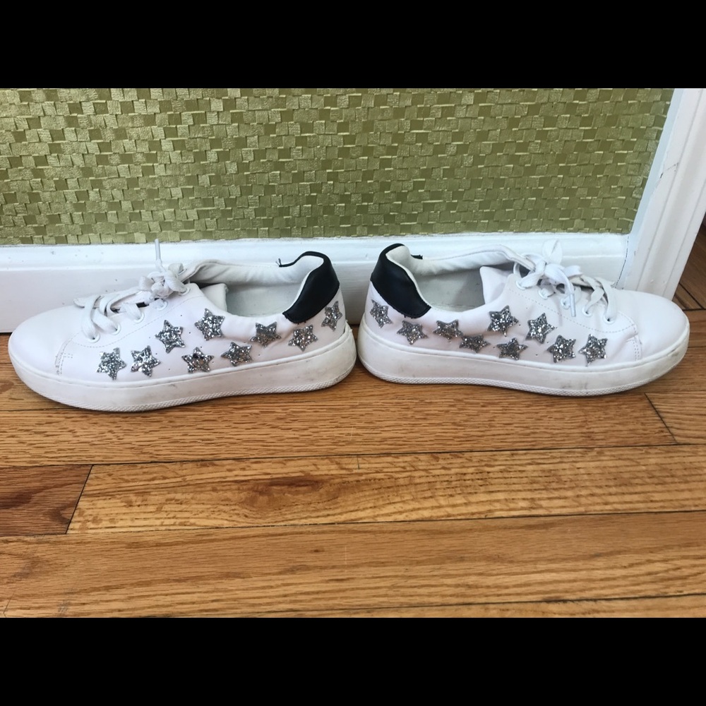 Wild Diva White w/Silver Star Sneakers size 8.5